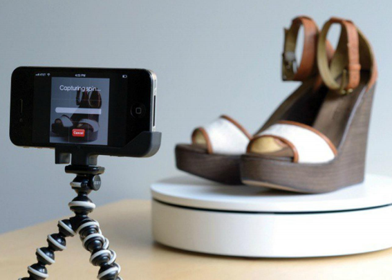 A typical 360 photography capture setup includes a motorized turntable and video capture software.
