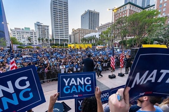 A large crowd greets Democratic candidate Andrew Yang in Los Angeles. <em>Photo: Andrew Yang campaign.</em>