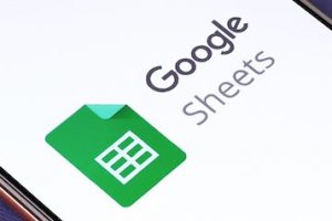 Google Sheets logo on a smarpthone screen