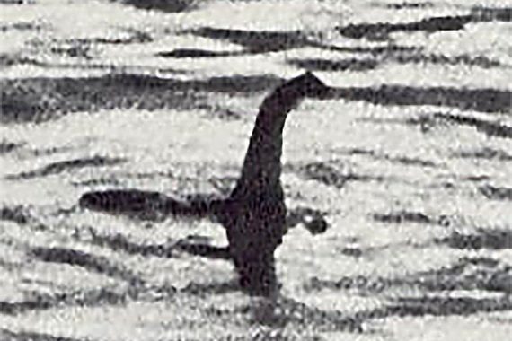 Imagen de Wikipedia de (supuestamente) el Monstruo del Lago Ness.