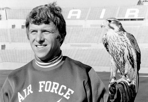 1978 photo of Bill Parcels holding a falcon