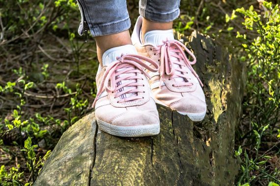 Photo of pink low-cut canvas shoes
