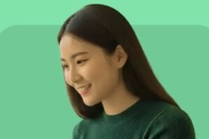 Image from WizCommerce of a female looking at a computer