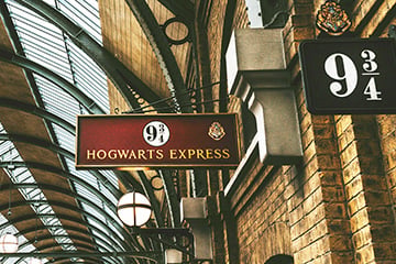 Image of Hogwarts Express in a train station